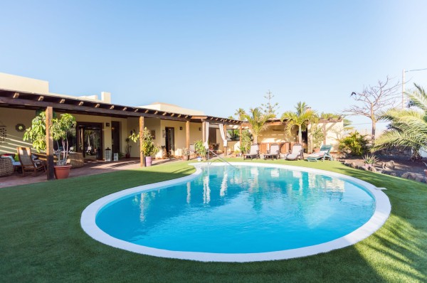Spacious villa with a beautiful garden, Fuerteventura, Lajares